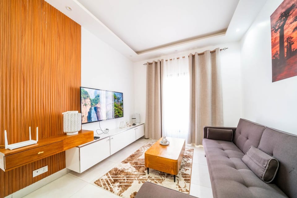 Communal lounge/ TV room, Living room, Seating area
