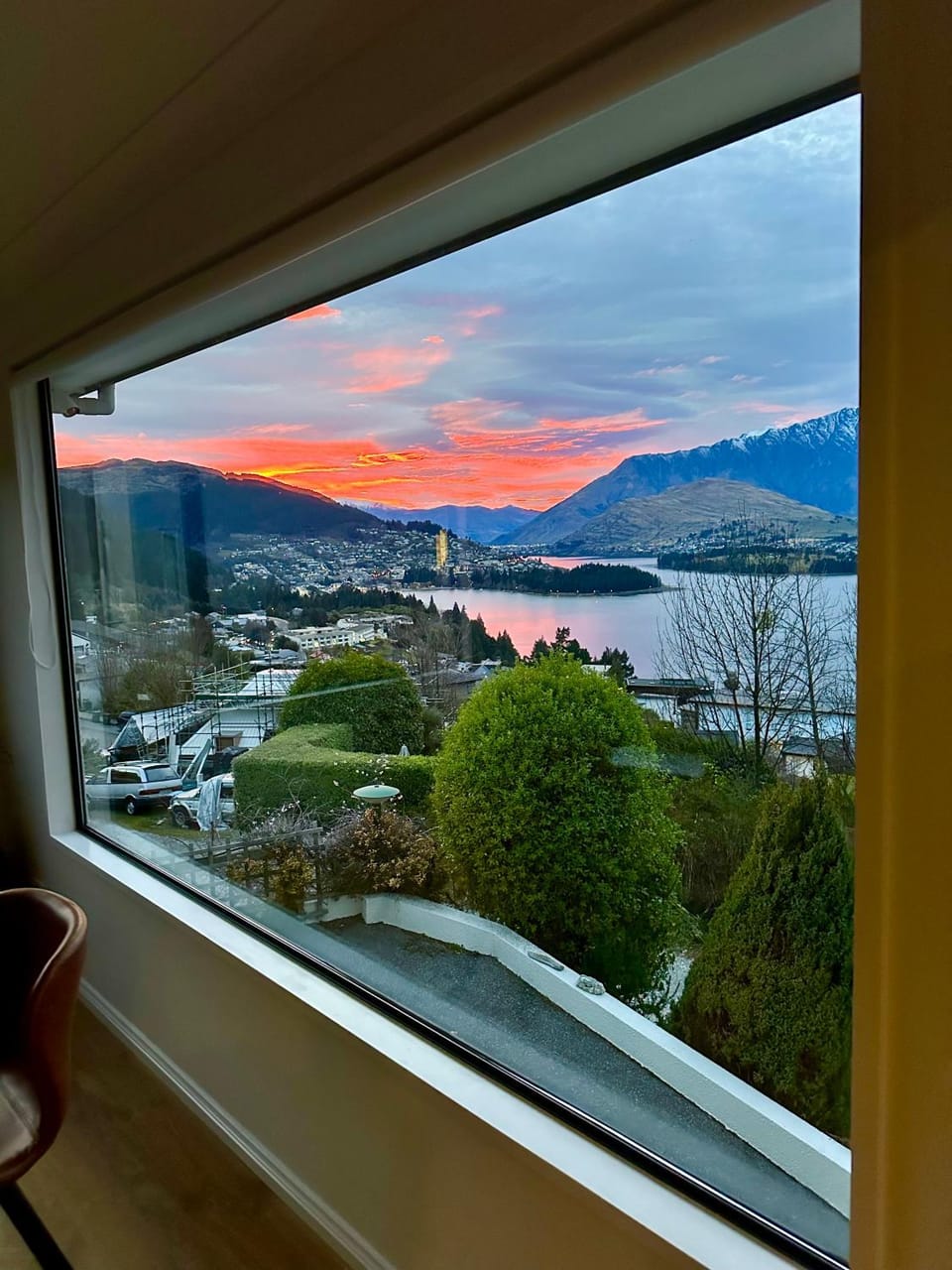 View (from property/room), Lake view, Sunrise