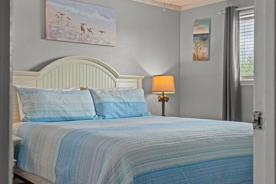 Deja View Beachfront Sunrise Beach Svc Included House in Destin
