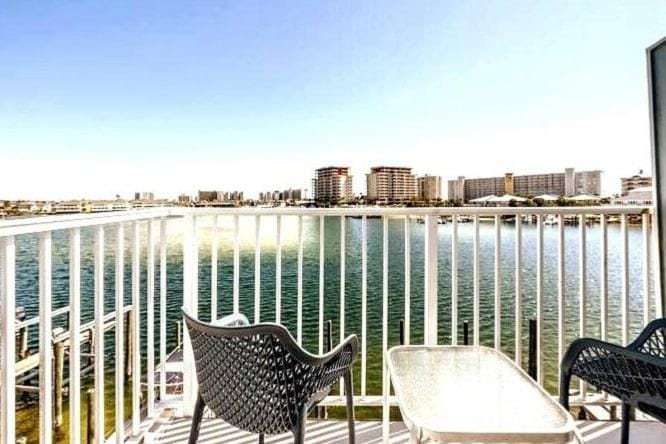 Sea-Renity 4 Waterfront Balconies Gated Beach House in Destin