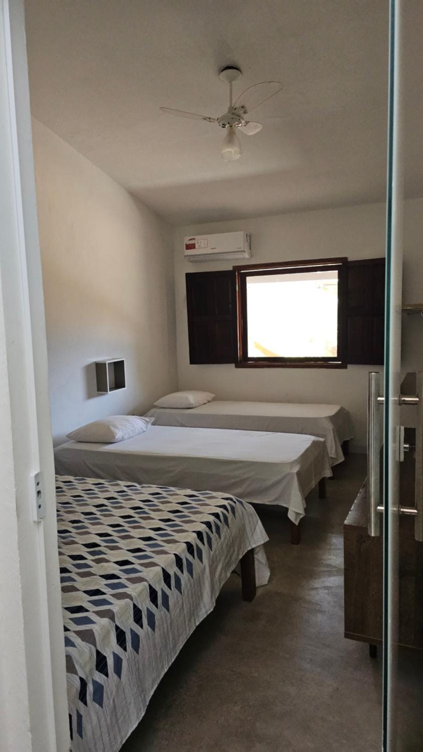 Bed, Photo of the whole room, Bedroom, air conditioner