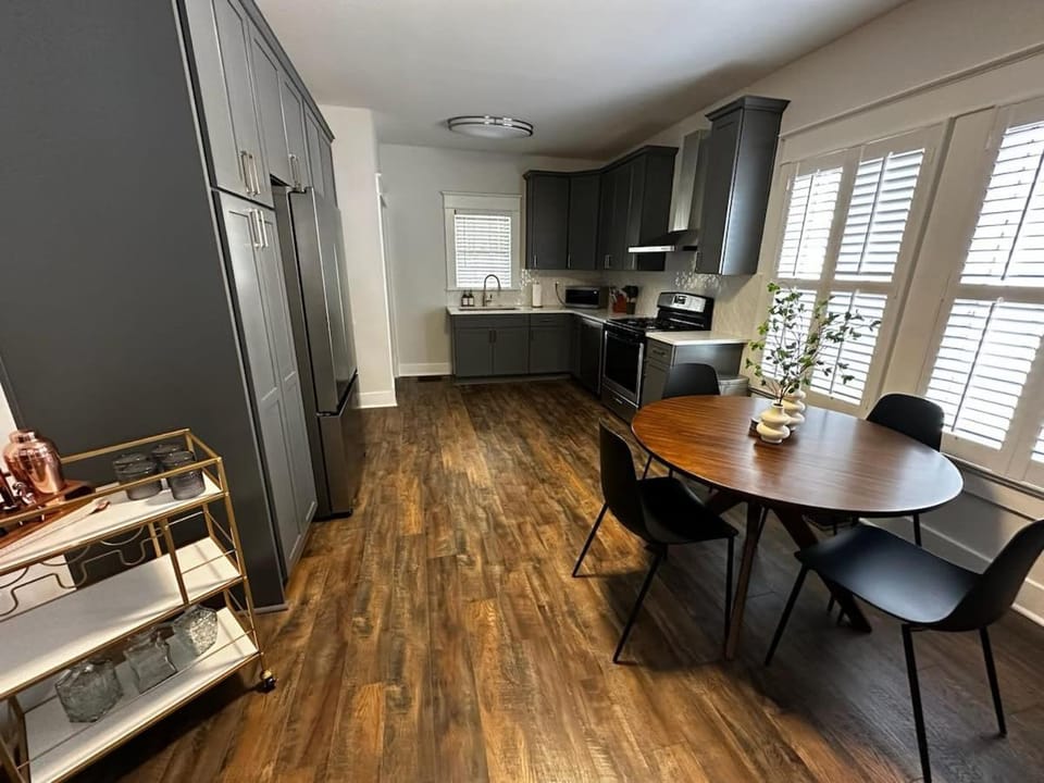 Cottage, Parking, MTSU, downtown Murfreesboro House in Murfreesboro