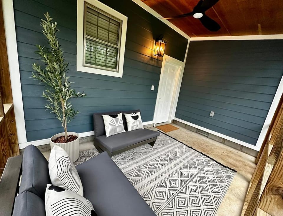 Cottage, Parking, MTSU, downtown Murfreesboro House in Murfreesboro