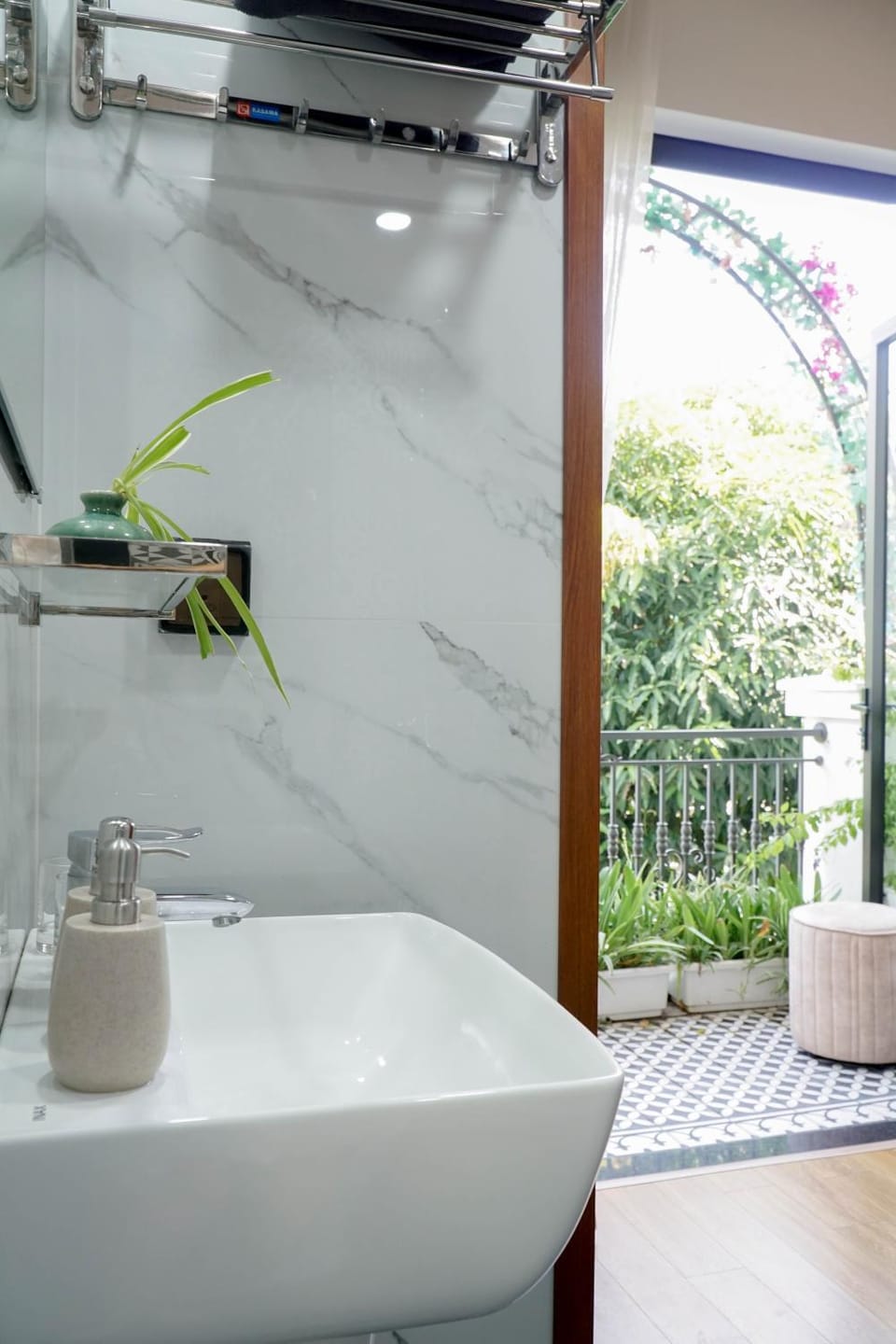Bathroom, Balcony/Terrace