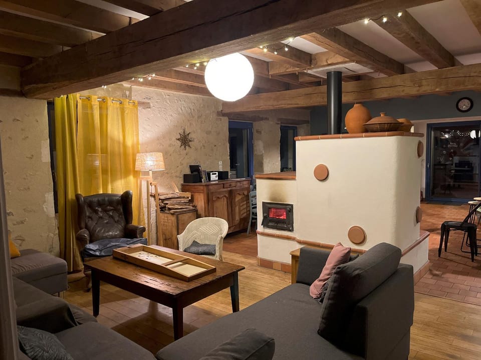 Maison typique en Berry avec jardin privatif, BBQ et parking - FR-1-591-598 House in Centre-Val de Loire