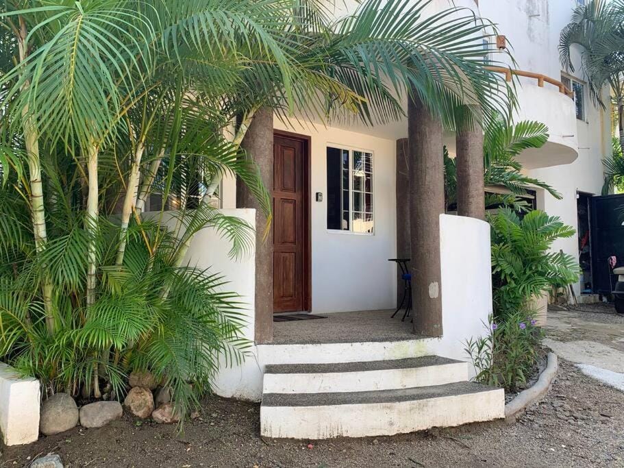 Property building, Day, Garden, Garden view
