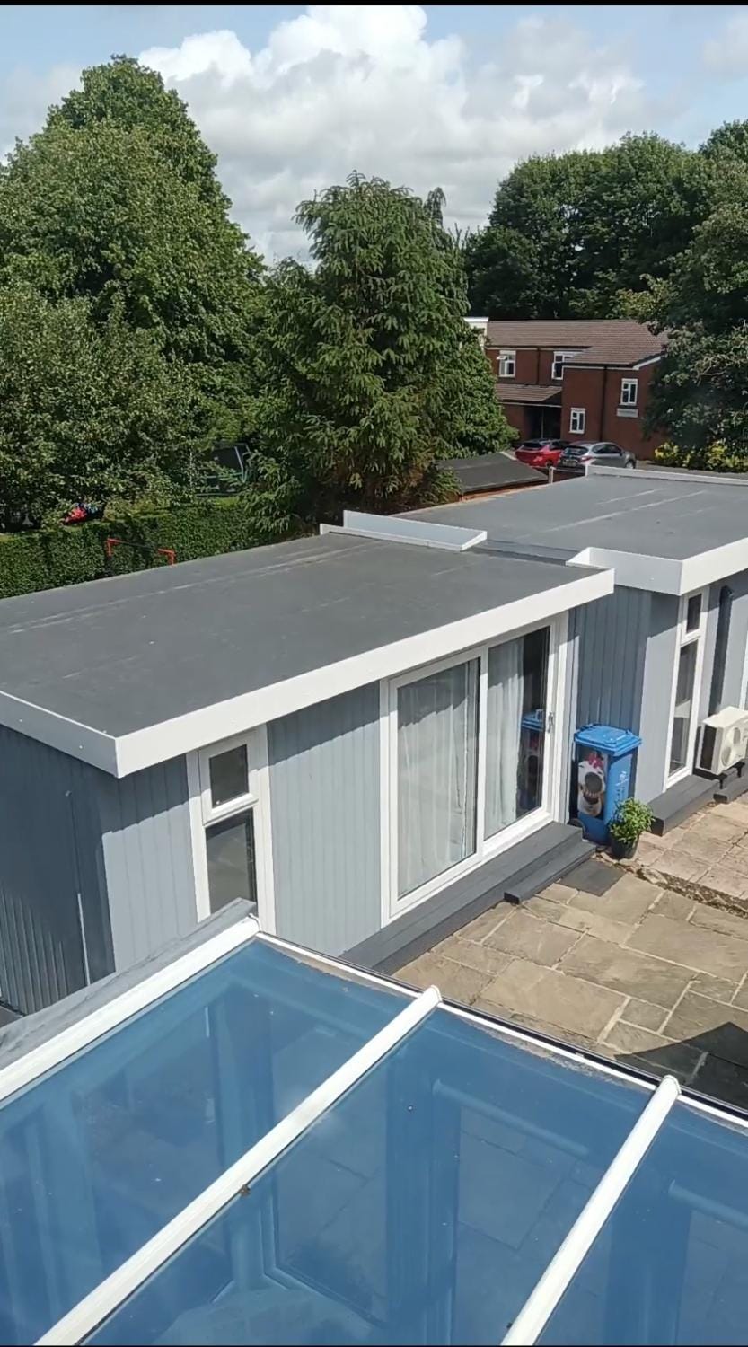 Property building, Patio, Garden