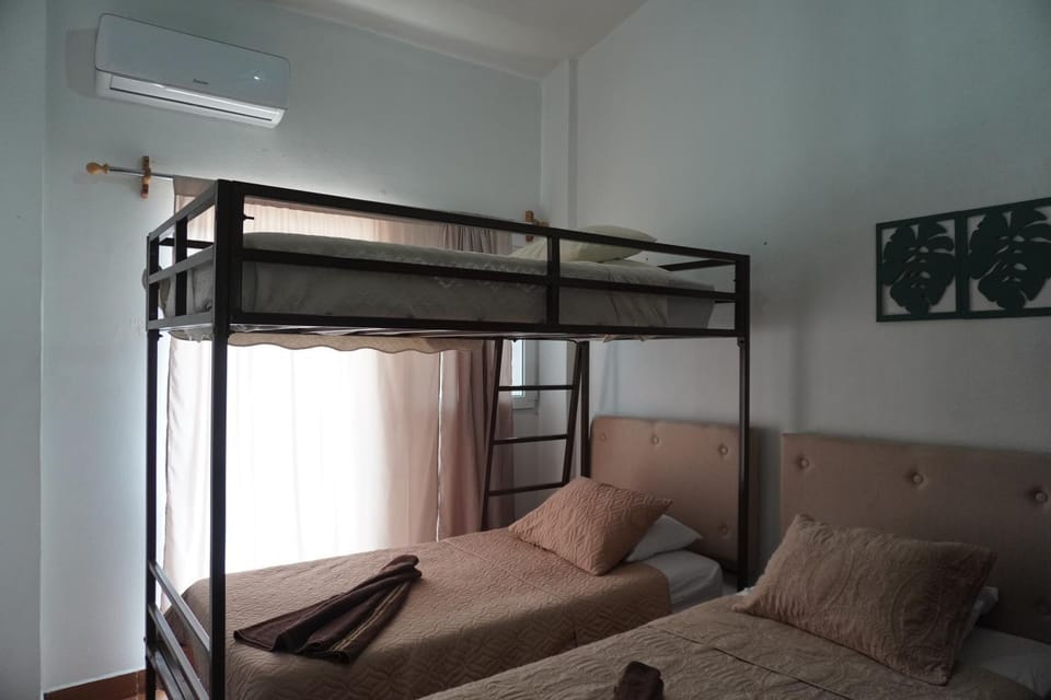 Bed, Bedroom, bunk bed