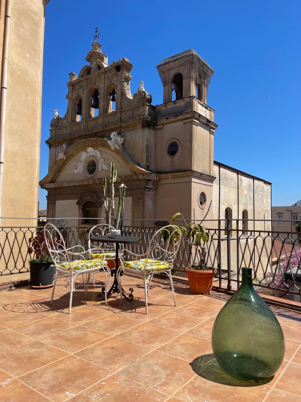 Balcony/Terrace, Landmark view