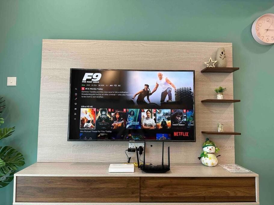 TV and multimedia, Evening entertainment