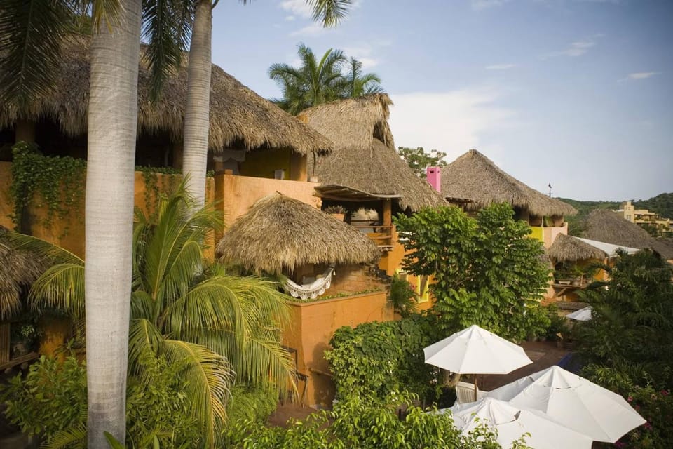 Property building, Spring, Day, Natural landscape, Garden, Garden view