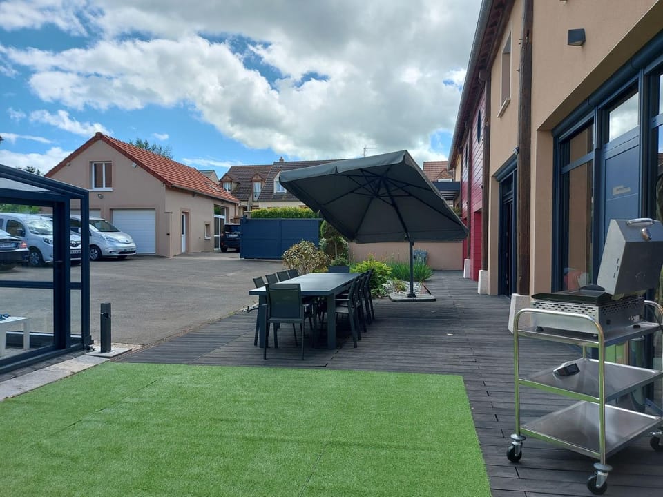 Patio, BBQ facilities, Balcony/Terrace