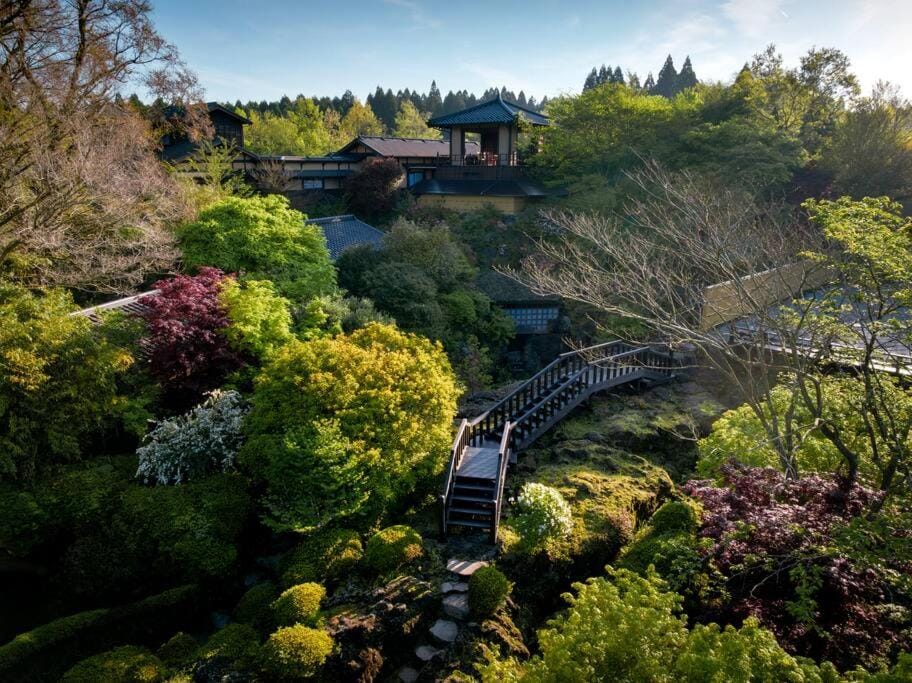 Meihodo Manor Villa in Japan