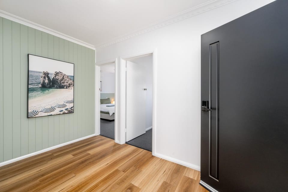 3Bed 2Bath home - Nth Central Reno metres from Hosp w Wifi House in Shepparton