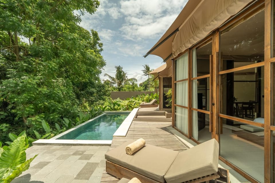 Balcony/Terrace, Bedroom, Pool view, River view, Swimming pool, Continental breakfast, air conditioner