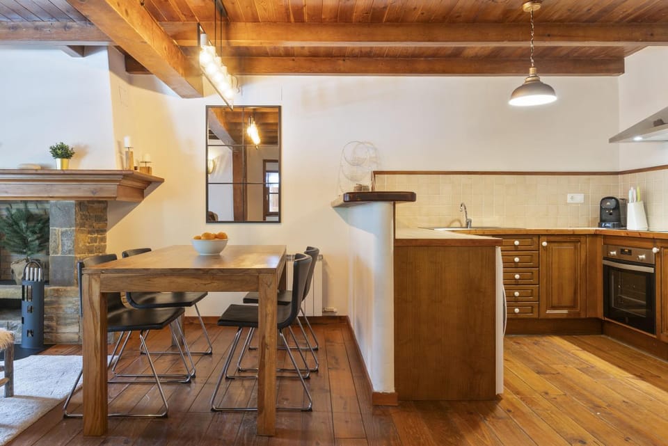 Luderna - Apartamento con terraza Rouche Apartment in Catalonia