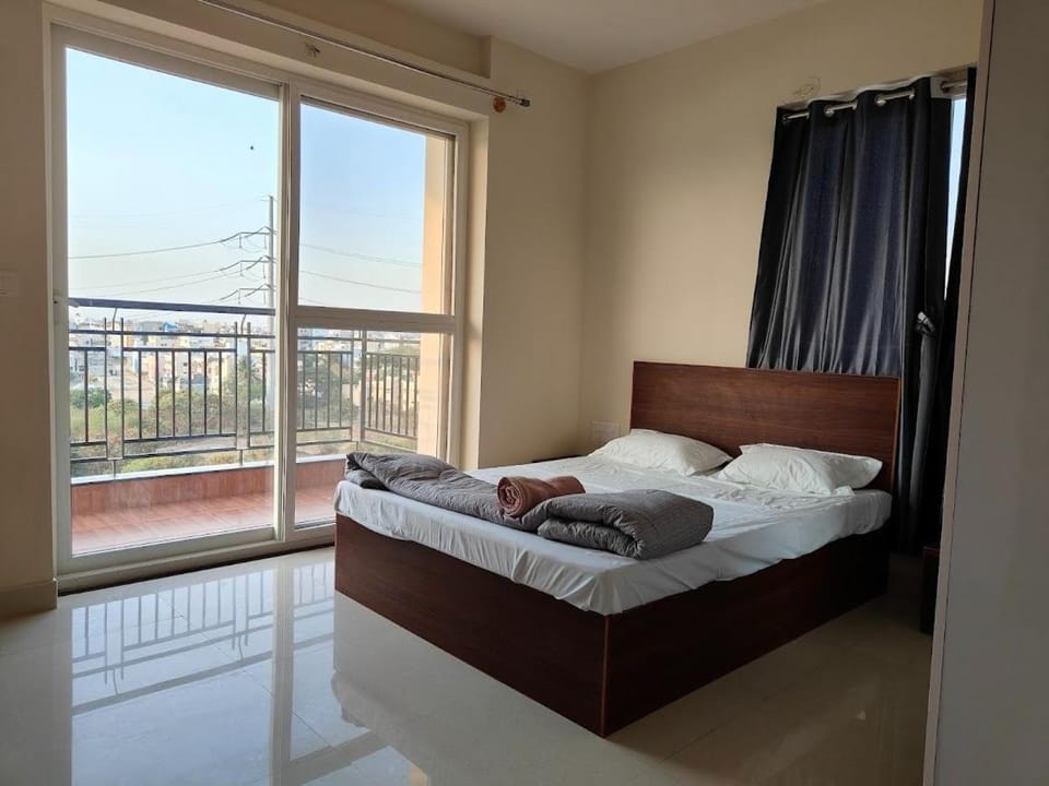 Breathtaking 3BHK on 6th floor for family only Apartment in Bengaluru