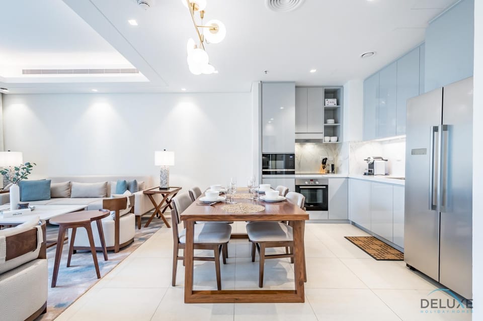 Kitchen or kitchenette, Living room, Seating area, Dining area, oven, stove