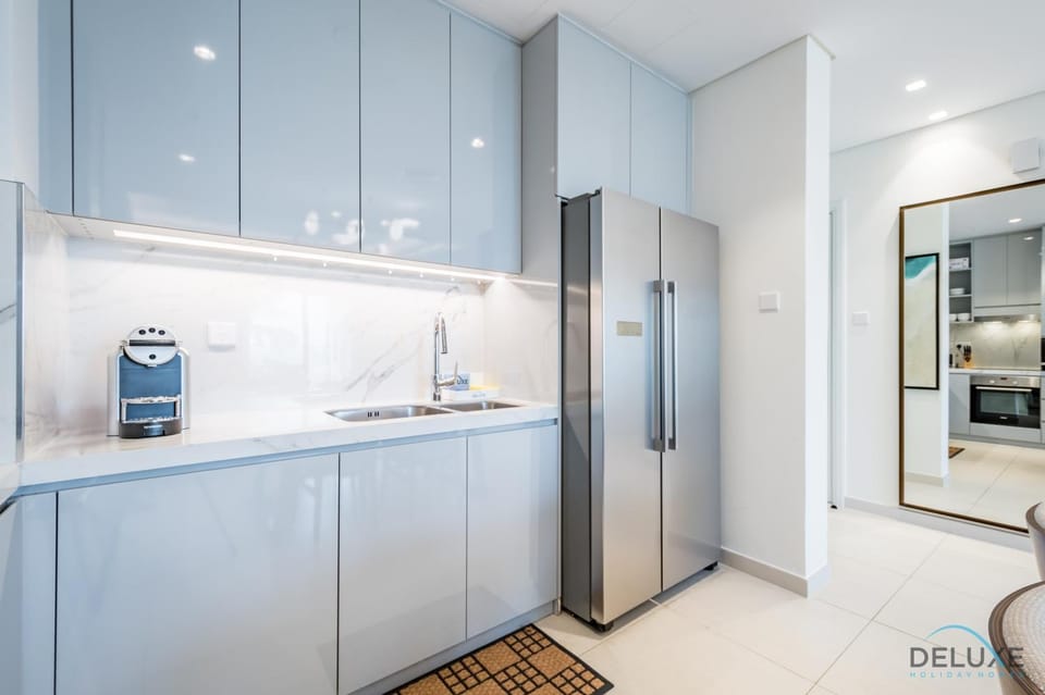 Kitchen or kitchenette, oven, stove