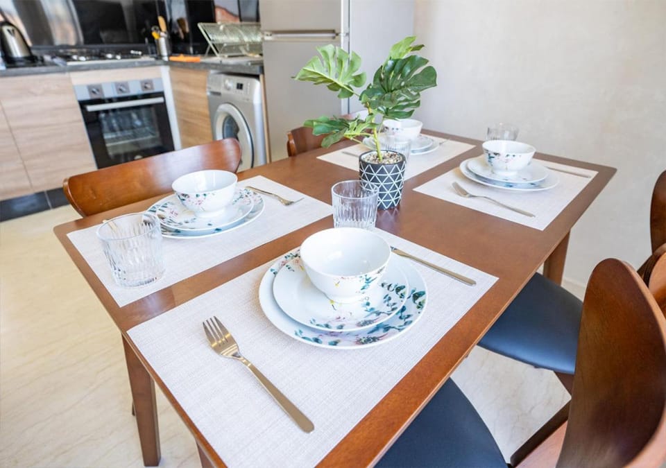Seating area, Dining area