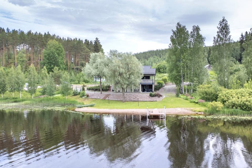 Property building, Natural landscape, Lake view