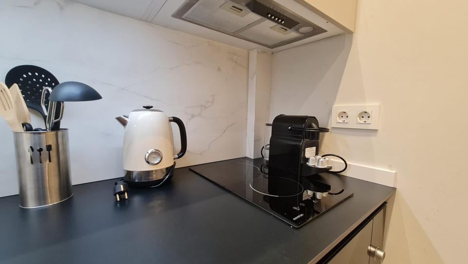 Coffee/tea facilities, Decorative detail