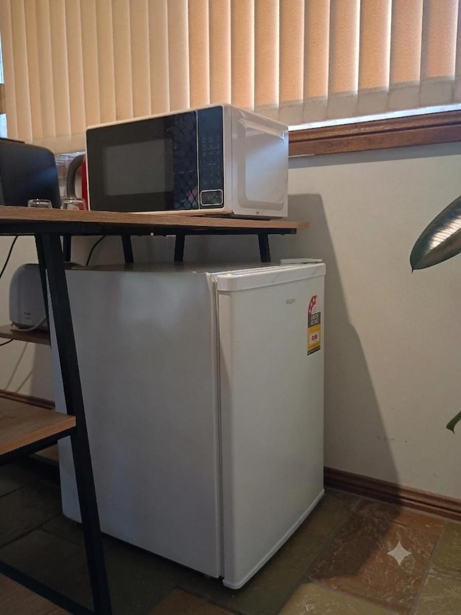 Baulkham Hills Deluxe King Room with Ensuite, Private Access & Air Con Bed and Breakfast in Sydney