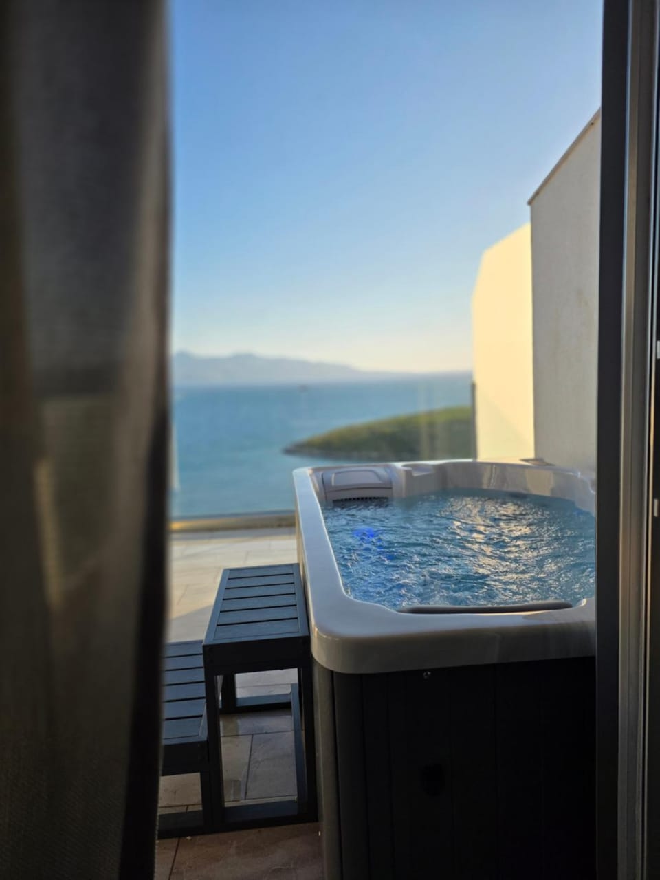 Day, Hot Tub