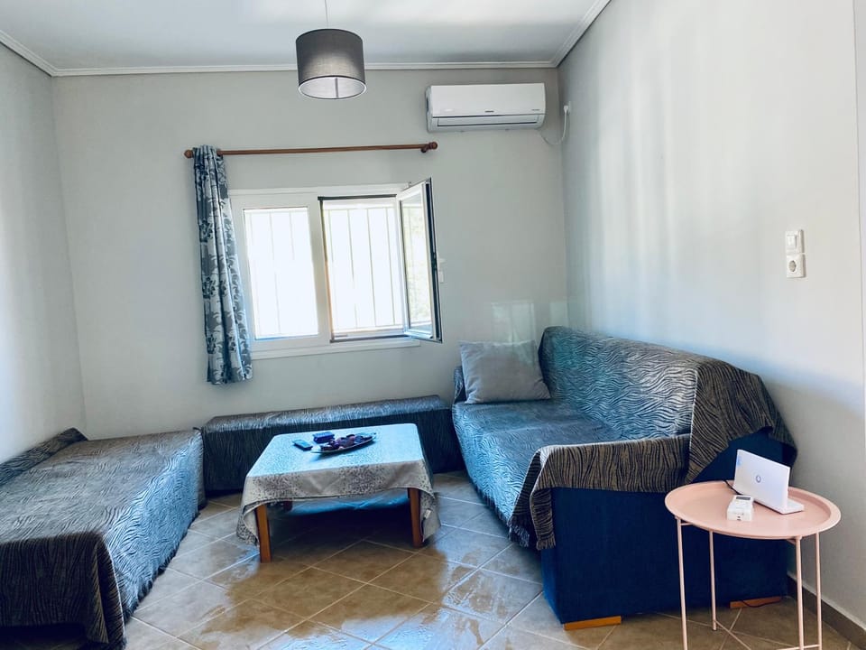 Living room, air conditioner