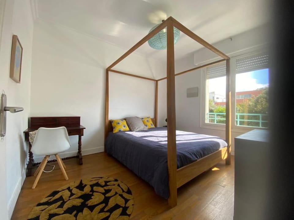 Hypercentral flat for 6 in Lorient Apartment in Lorient