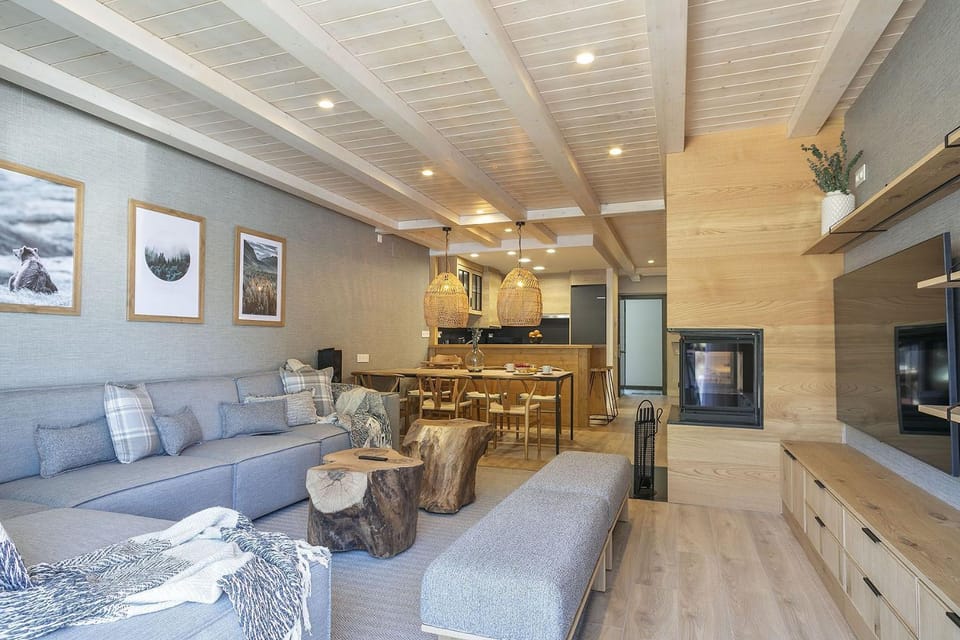 Communal lounge/ TV room, TV and multimedia, Kitchen or kitchenette, Living room, Seating area