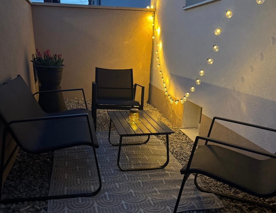 Off site, Balcony/Terrace