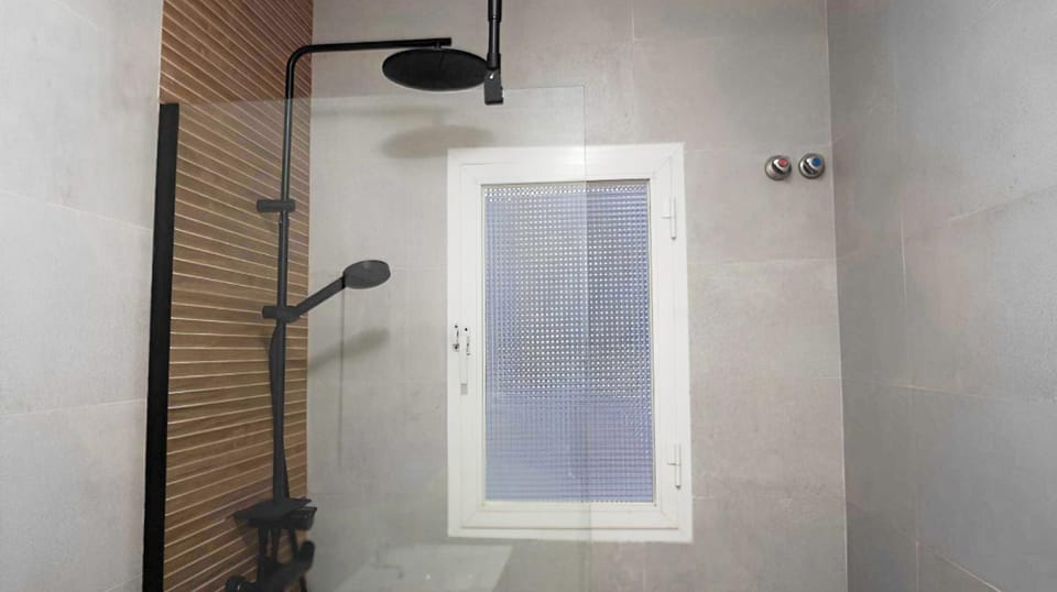 Shower, Toilet, Bathroom, hair dryier