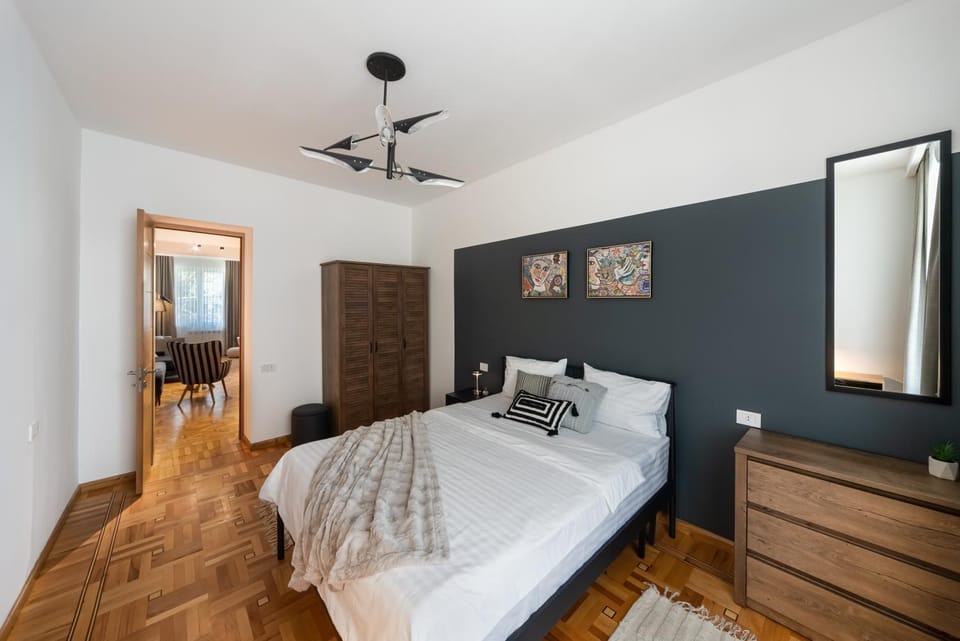 Bed, Photo of the whole room, Bedroom, wardrobe