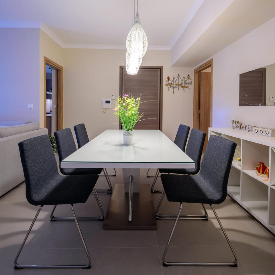 Seating area, Dining area