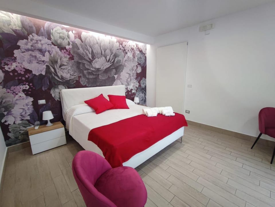 Bed, Living room, Photo of the whole room, Bedroom