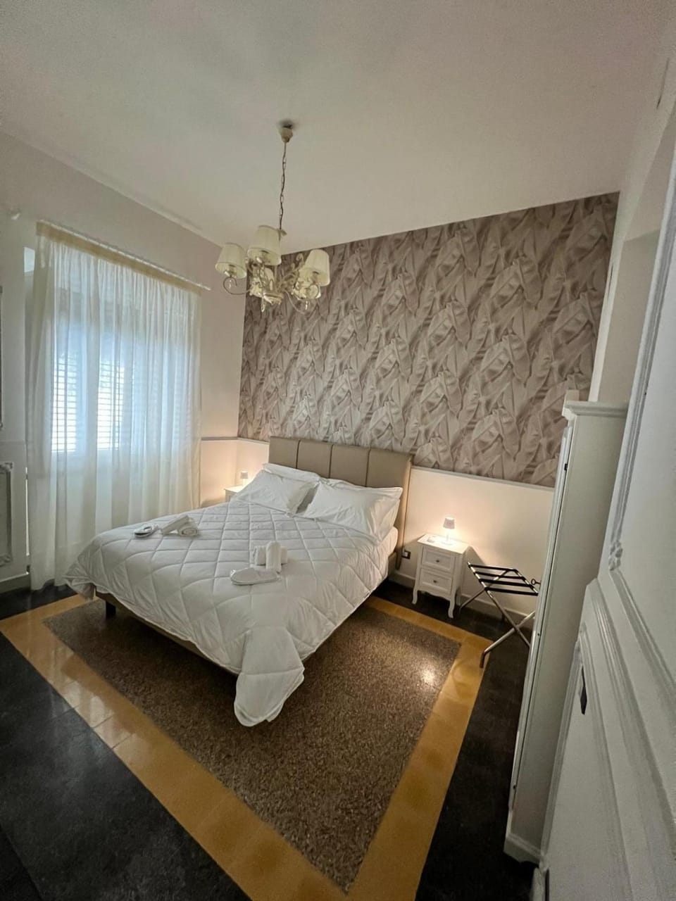 Property building, Bedroom, Street view, Quiet street view