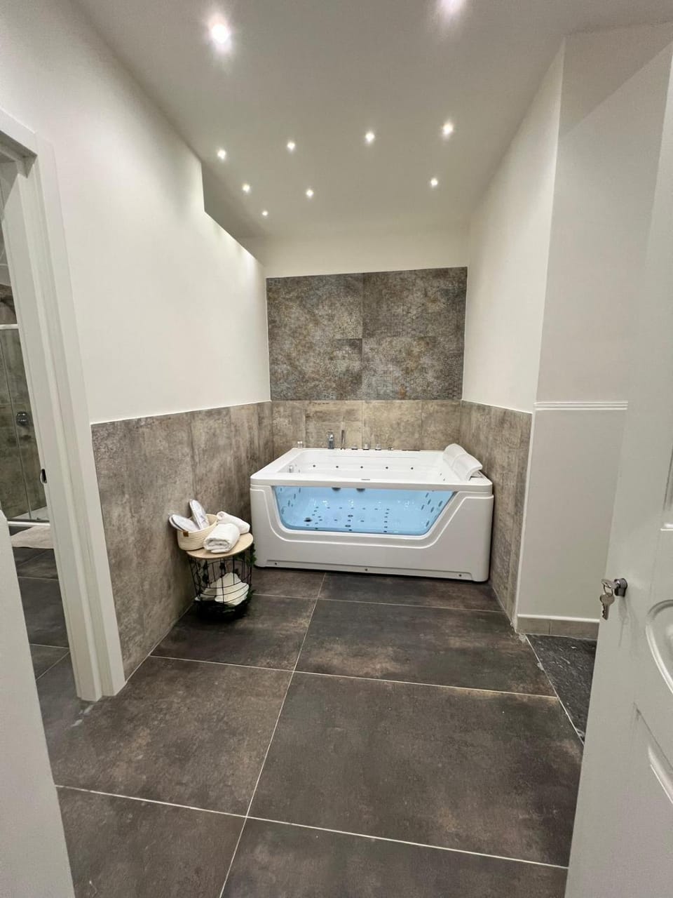 Shower, Toilet, Bath