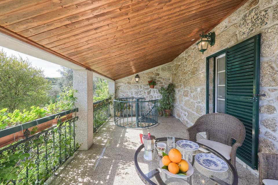 View (from property/room), Balcony/Terrace, Food and drinks, Dining area