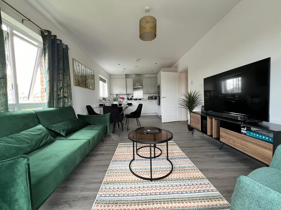 TV and multimedia, Kitchen or kitchenette, Living room, Dining area