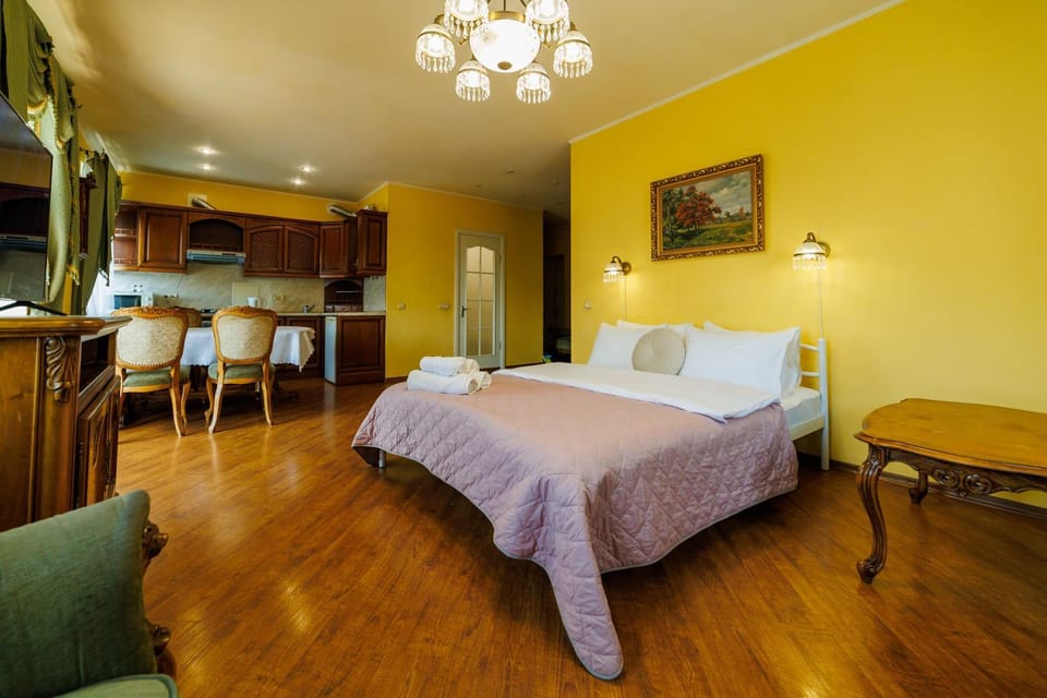 Bed, Kitchen or kitchenette, Living room, Photo of the whole room, Seating area, Bedroom, minibar, oven