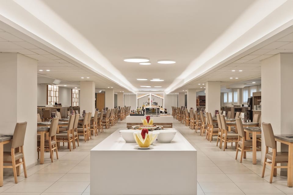 Restaurant/places to eat, Dining area
