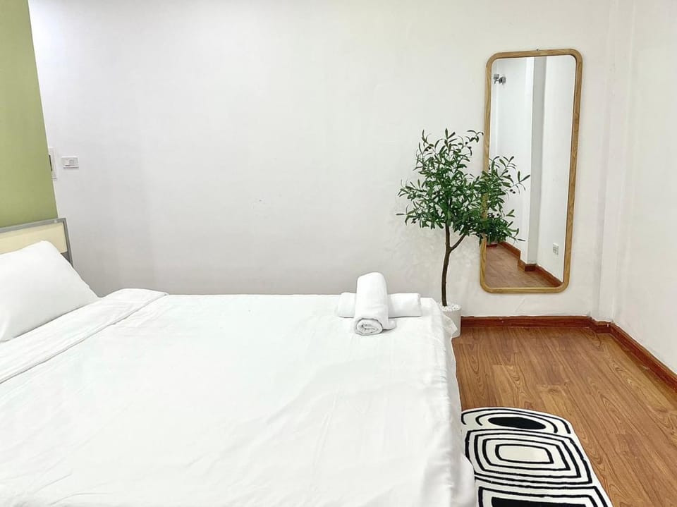 Hidden Paradise Apartment- 3 bedrooms -3 floors Apartment in Hanoi