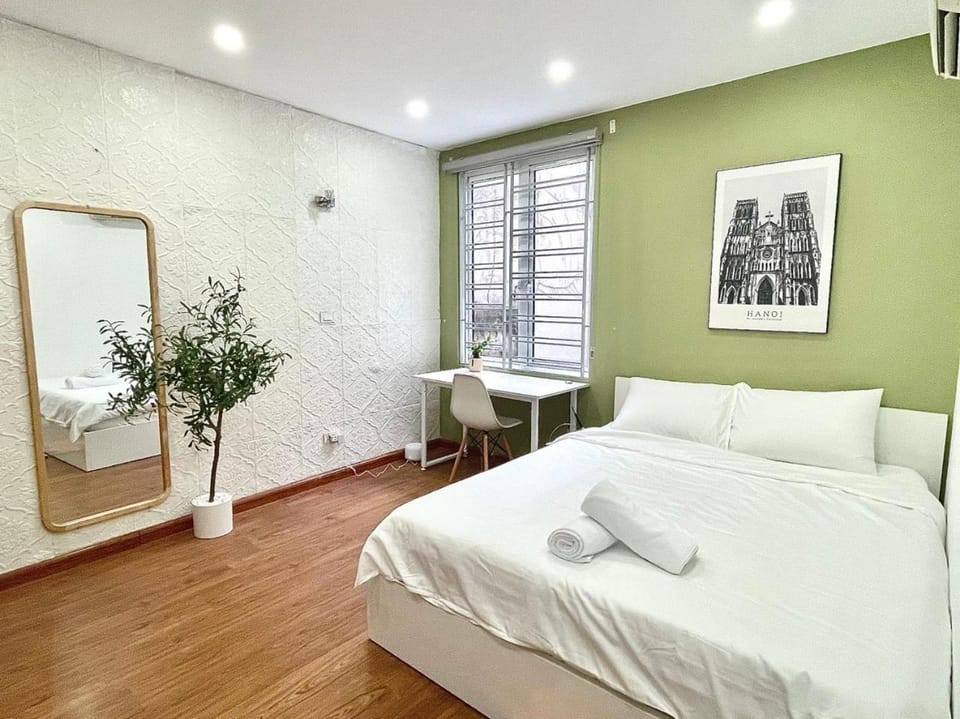 Hidden Paradise Apartment- 3 bedrooms -3 floors Apartment in Hanoi