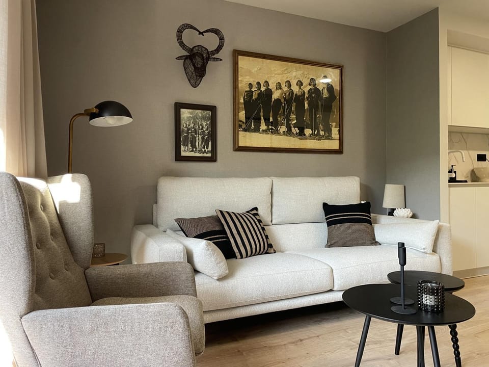 Living room, Seating area