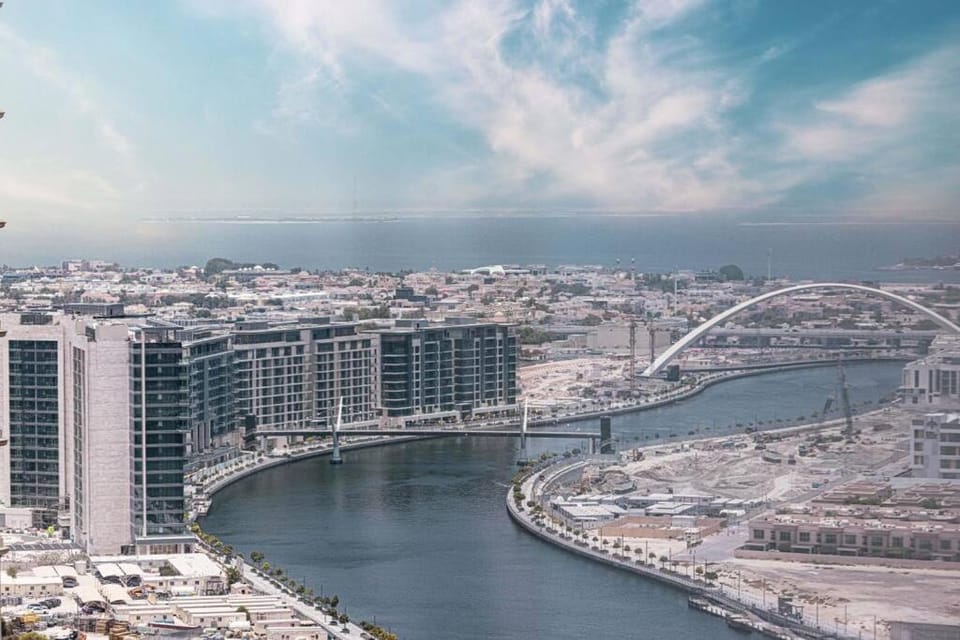 Luxury 1-BR with Lake View in Business Bay Apartment in Dubai