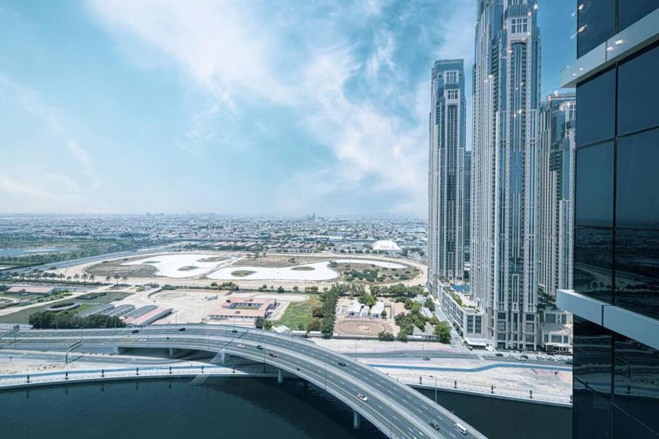 Luxury 1-BR with Lake View in Business Bay Apartment in Dubai