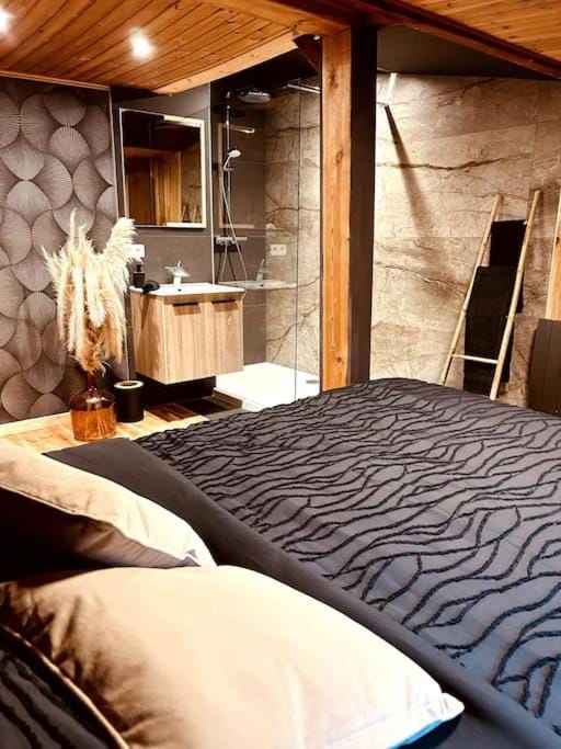Shower, Bed, Bedroom