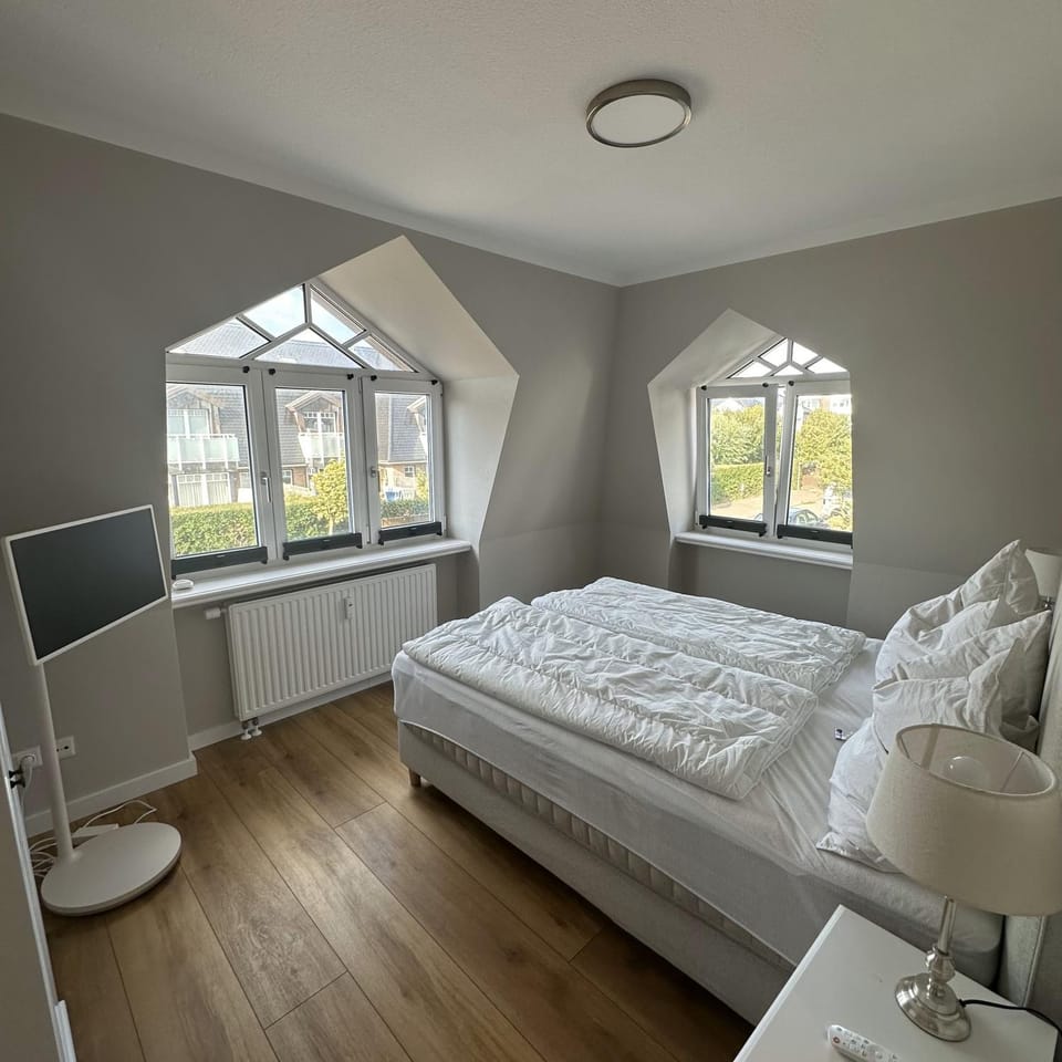 Bed, TV and multimedia, Photo of the whole room, Bedroom, internet