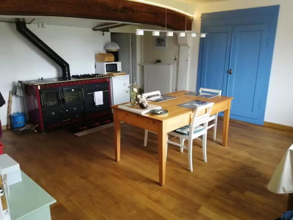 La Louve Chez Valérie Bed and Breakfast in Jura